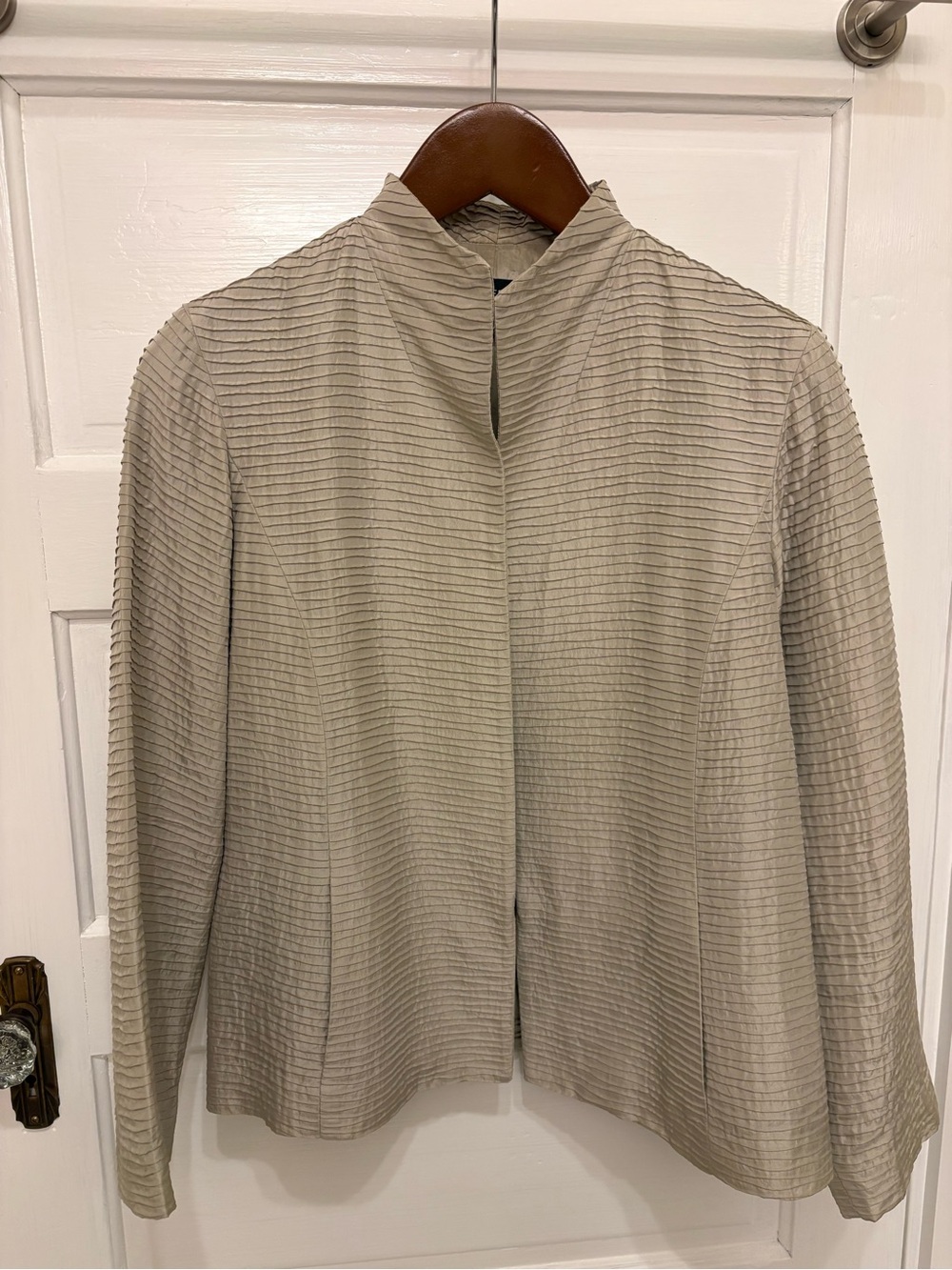 EUC Eileen Fisher Light Beige silk Textured Open Blazer M